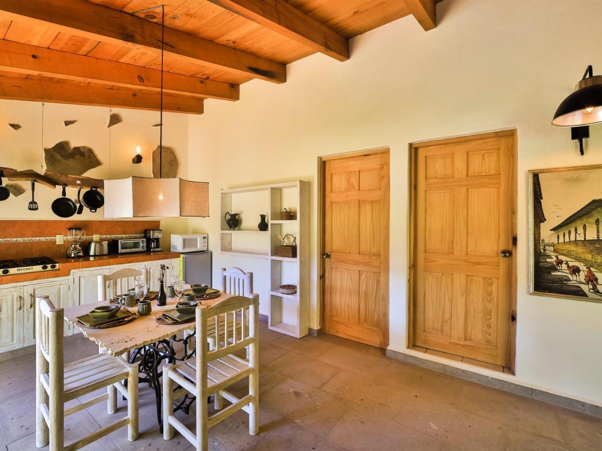 Cabanas Lago Escondido Valle de Bravo Ngoại thất bức ảnh